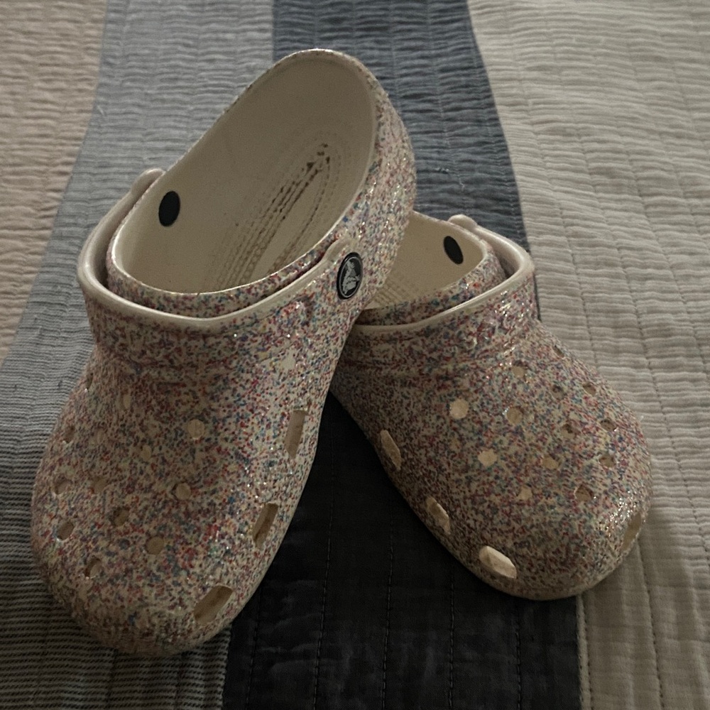 CROCS Kids Glitter Clogs in Pastel Multi